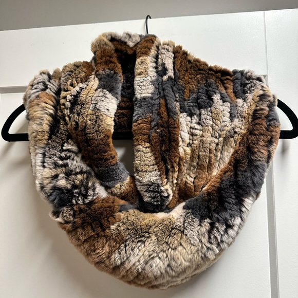 Overland Rex Rabbit Fur Stretch Scarf NWOT - Picture 2 of 3